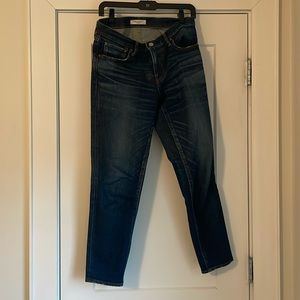 Moussy size 28 dark wash. Slight crop